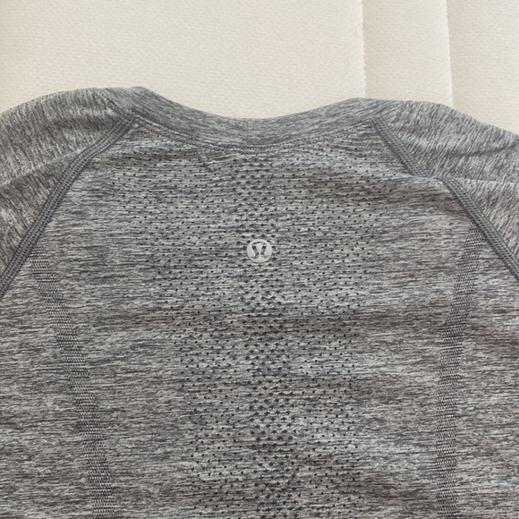 Lululemon gray swiftly tech long sleeves - Picture 4 of 4